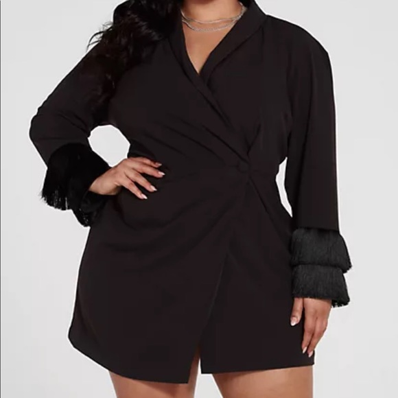 Black feathered sleeves blazer dress - Picture 2 of 3
